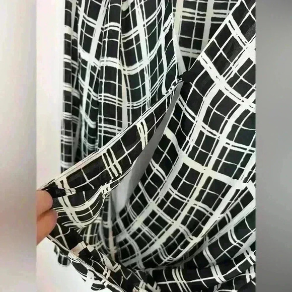 H&M Women’s Black White Plaid Art to Wear Polyester Layered Office Work Blouse 2 - Picture 4 of 11